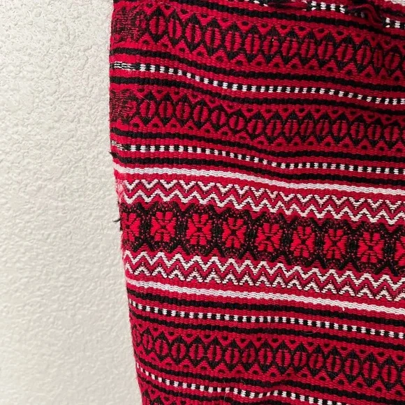 Handmade | Moldovan Knit Bucket Shoulder Bag - Picture 8 of 14